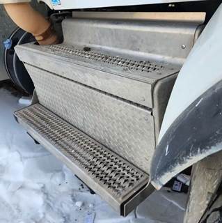 Peterbilt 567 Exterior Truck Part