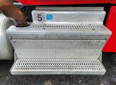 Peterbilt 567 Exterior Truck Part