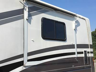 Roadmaster Raised Rail Exterior Truck Part