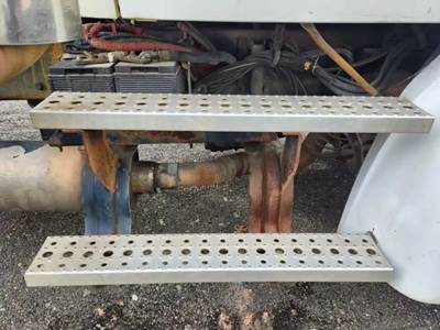 Sterling L7500 Exterior Truck Part