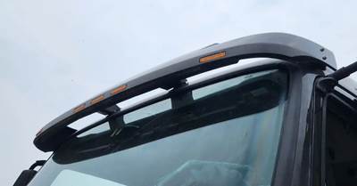 Volvo VNL Exterior Truck Part