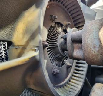 Caterpillar 3126 Fan Clutch for a 2001 Freightliner FL70