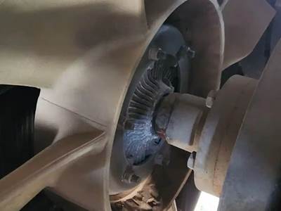 Cummins ISB Fan Clutch for a 2004 Sterling SC8000 Cargo