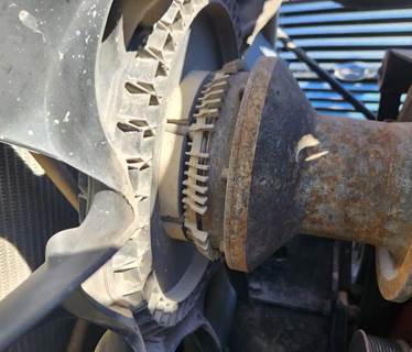 Cummins ISX Fan Clutch for a 2012 Peterbilt 367
