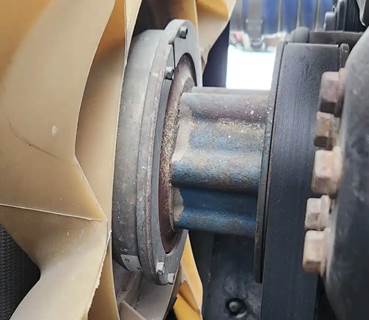 Detroit DD13 Fan Clutch for a 2013 Freightliner 114SD