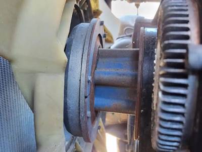 Detroit DD15 Fan Clutch for a 2019 Freightliner Cascadia 126