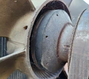 Detroit Series 60 Fan Clutch for a 2004 Freightliner Columbia 120