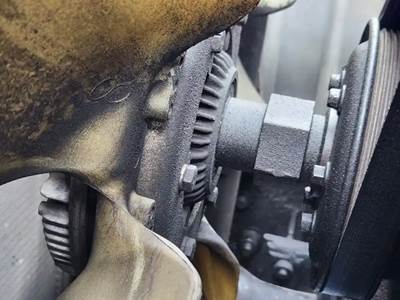 International DT466 Fan Clutch for a 2002 International 4400