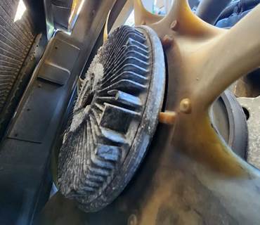 International DT466 Fan Clutch for a 2005 International 4400