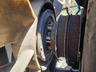 International DT466 Fan Clutch for a 2001 International 4900