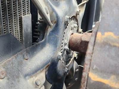 International T444E Fan Clutch for a 1997 International 4700
