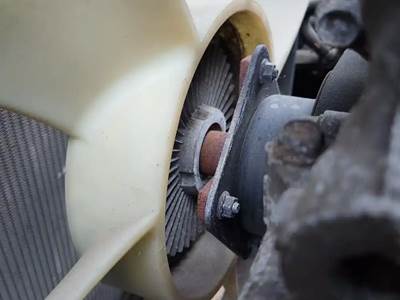 Isuzu 4HK1TC Fan Clutch for a 2012 Isuzu NRR