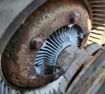 Isuzu 6HK1XN Fan Clutch for a 1998 Isuzu FTR
