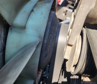 Mack AMI-370 Fan Clutch for a 2005 Mack CV713 Granite