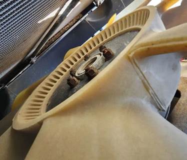 Mercedes-Benz OM460LA Fan Clutch for a 2007 Freightliner Columbia 120