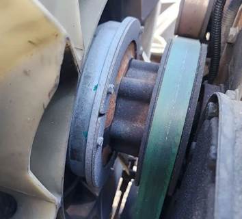 Paccar PX-8 Fan Clutch for a 2012 Kenworth T270