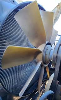 Caterpillar C15 Fan for a 2003 Freightliner Columbia 120