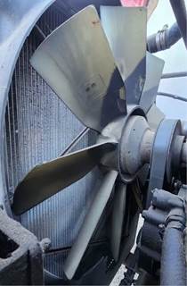 Detroit Series 60 Fan for a 2005 Freightliner Columbia 120