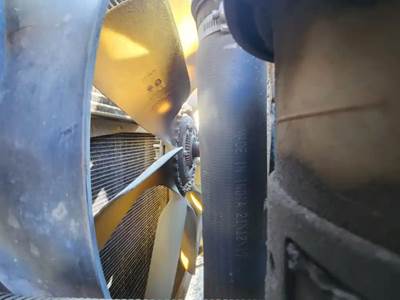 International DT466 Fan for a 2002 International 4400