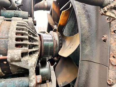 International DT466 Fan for a 2002 International 4900