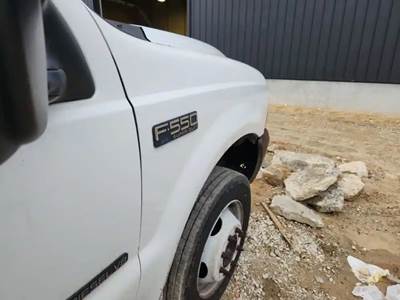 Ford F-550 Right Fender Extension