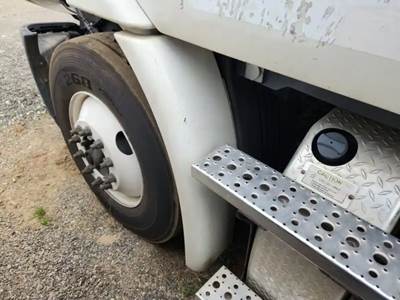 Freightliner Cascadia 113 Left Fender Extension