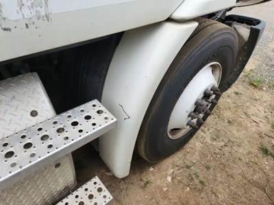 Freightliner Cascadia 113 Right Fender Extension