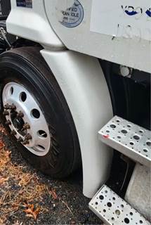 Freightliner Cascadia 113 Left Fender Extension