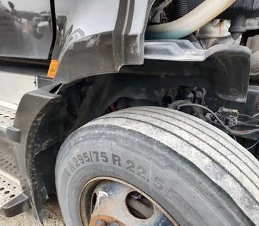 Freightliner Cascadia 116 Right Fender Extension for a 2020 Freightliner Cascadia 116 Day Cab