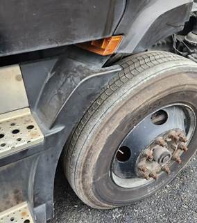 Freightliner Cascadia 116 Right Fender Extension for a 2019 Freightliner Cascadia 116 Day Cab