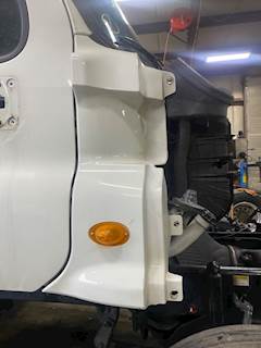 Freightliner Cascadia 125 Right Fender Extension