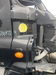 Freightliner Cascadia 125 Right Fender Extension