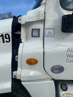 Freightliner Cascadia 125 Left Fender Extension