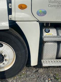 Freightliner Cascadia 125 Left Fender Extension