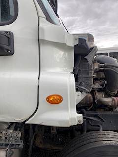 Freightliner Cascadia 125 Right Fender Extension