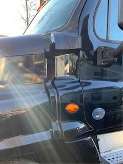 Freightliner Cascadia 125 Left Fender Extension