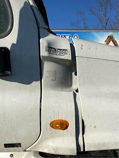 Freightliner Cascadia 125 Right Fender Extension