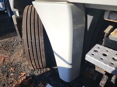 Freightliner Cascadia 125 Left Fender Extension