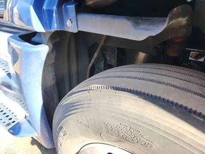 Freightliner Cascadia 125 Right Fender Extension