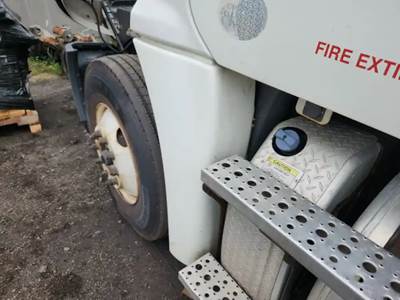 Freightliner Cascadia 125 Left Fender Extension