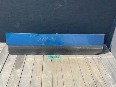 Freightliner Cascadia 125 Fender Extension