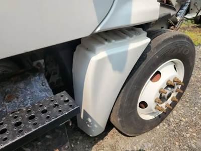 Freightliner Cascadia 125 Right Fender Extension