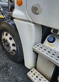 Freightliner Cascadia 125 Left Fender Extension