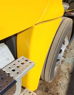 Freightliner Cascadia 125 Right Fender Extension