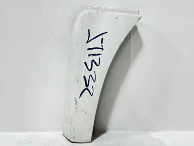 Freightliner Cascadia 125 Right Fender Extension