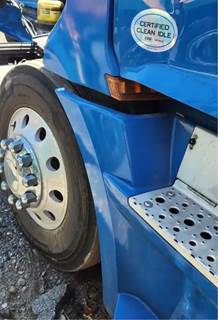 Freightliner Cascadia 126 Left Fender Extension
