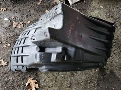 Freightliner Cascadia 126 Left Fender Extension