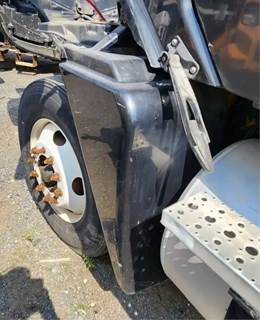 Freightliner Columbia 120 Left Fender Extension