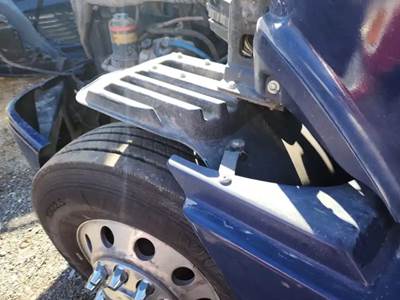 Freightliner Columbia 120 Left Fender Extension