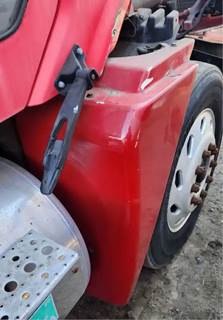 Freightliner Columbia 120 Right Fender Extension